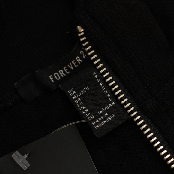 Colorblock Crop Top - Picture 3 of 3